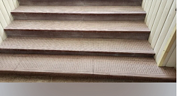 Противоскользящие накладки на ступени